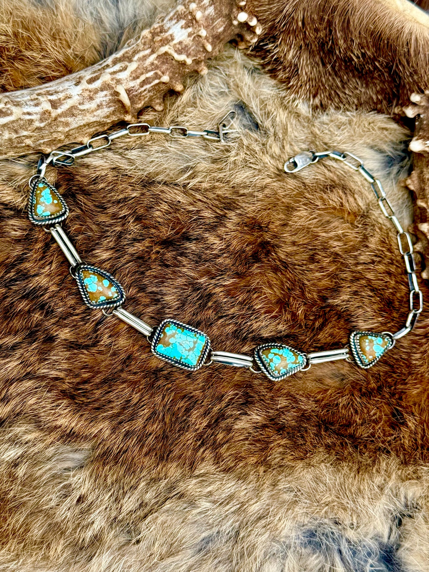 Bar 8 Brand Choker